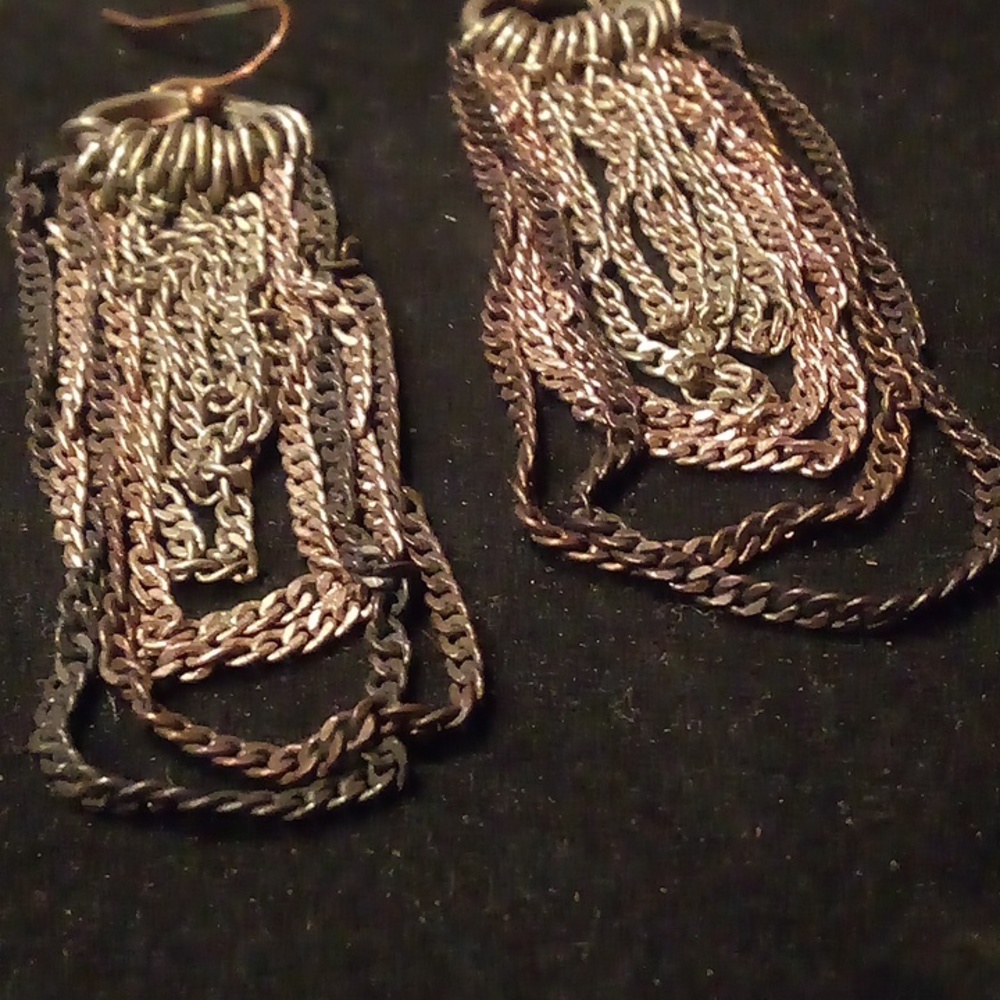 Stunning Dangling Chain Earrings - image 4